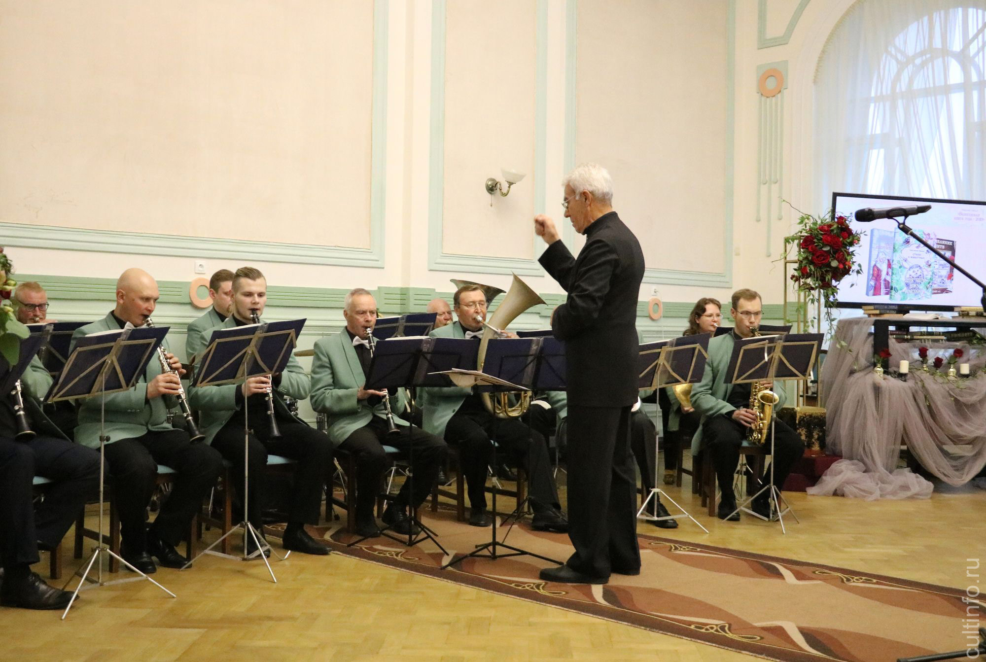 Оркестр «Классик-модерн бэнд» Оркестр «Классик-модерн бэнд»